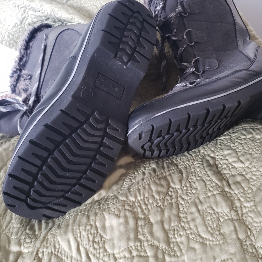 Boots - Picture 6 of 6